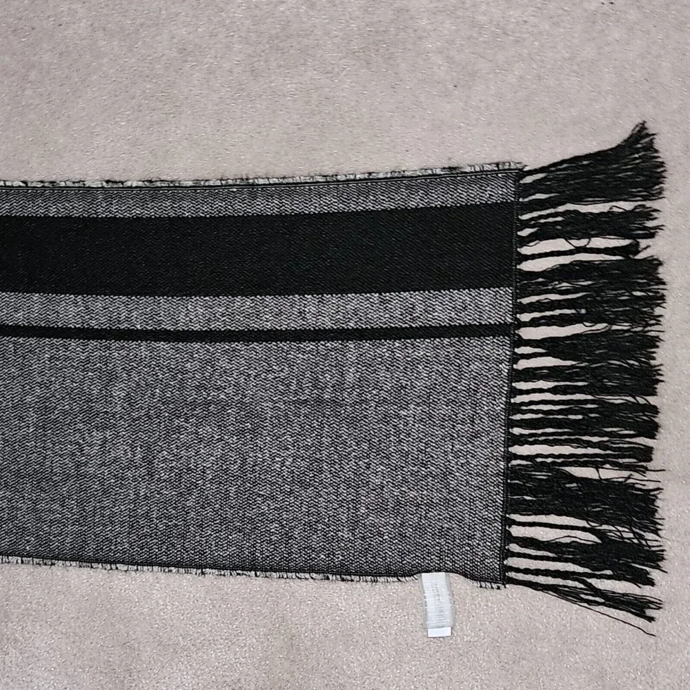 Calvin Klein Scarf Black White Design Spellout Soft Fringe READ